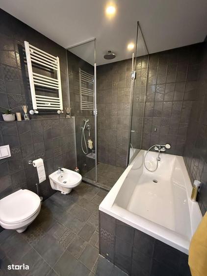 Casă cu 4 camere cu Teren 300 Mp în Central