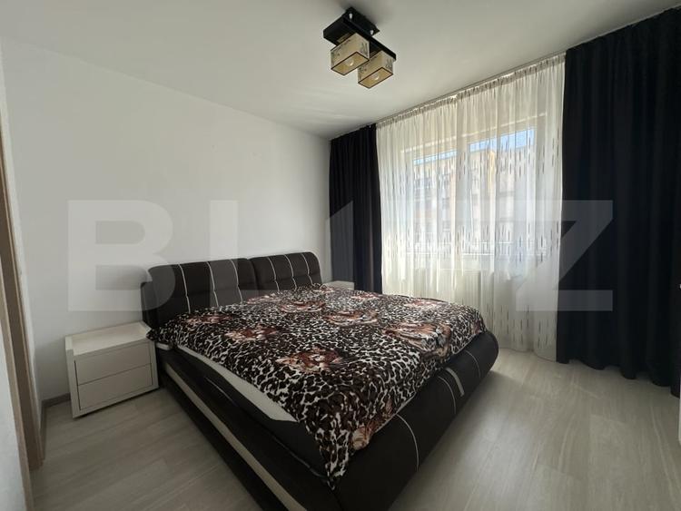 Apartament cu 3 camere decomandat, mobilat în Tractorul