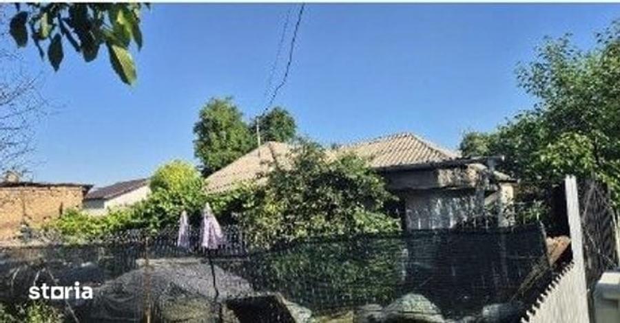Casă cu 2 camere cu Teren 330 Mp în Central