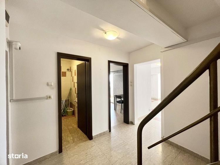 Apartament cu 4 camere în Văcăresti