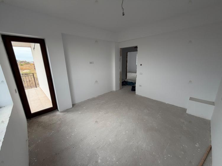 Casă cu 5 camere cu Teren 492 Mp în Sud