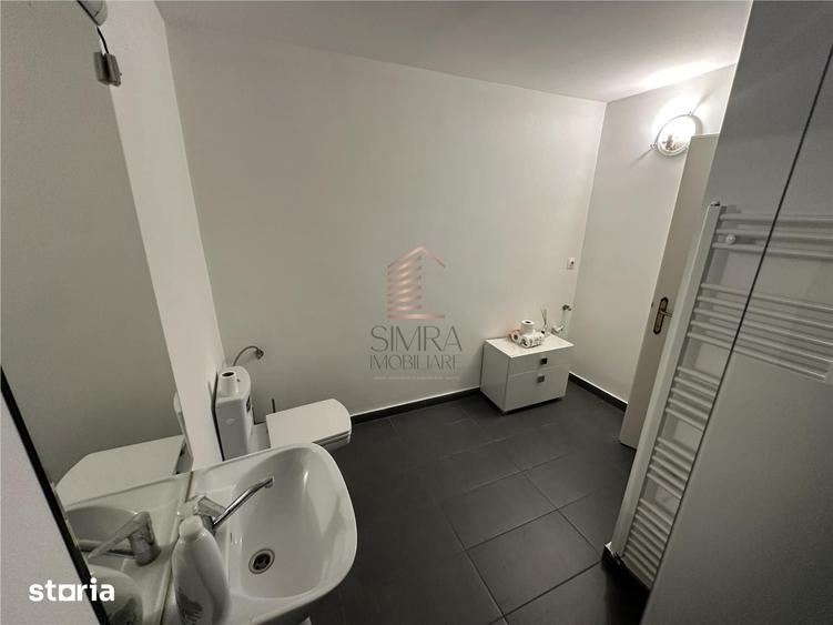 Casă cu 6 camere cu Teren 70 Mp în Central