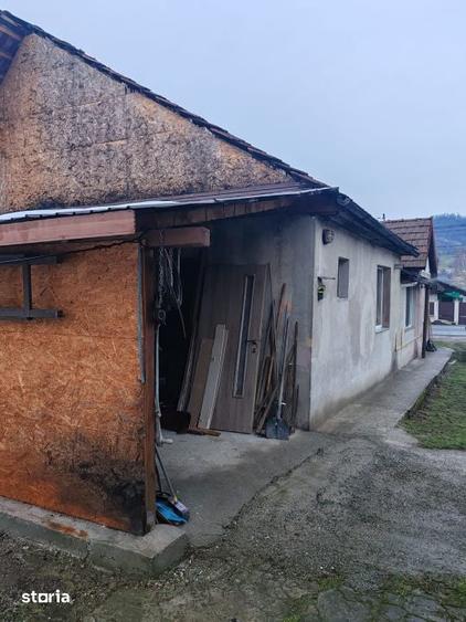 Casă cu 4 camere cu Teren 759 Mp în Central