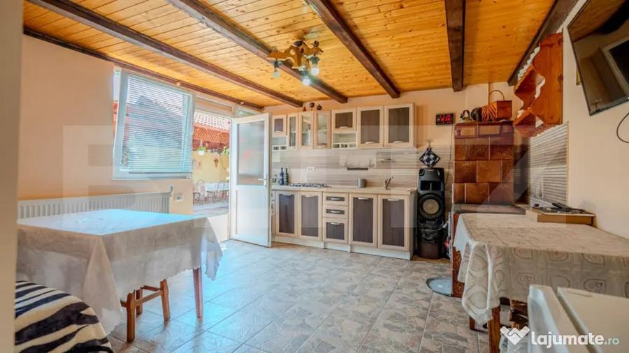 Casă cu 5 camere cu Teren 566 Mp în Feldioara
