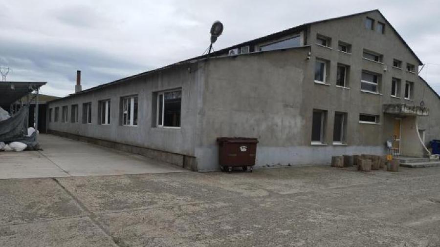 Spațiu industrial, de 1,100 mp, în Nord