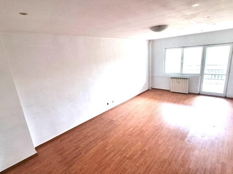 Apartament cu 3 camere decomandat în Unirii