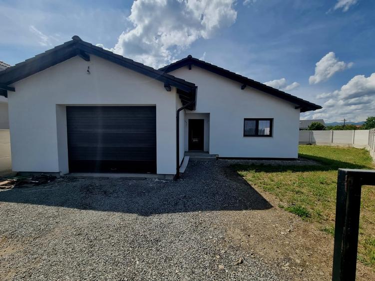 Casă individuală cu 3 camere cu Teren 454 Mp în Cetate