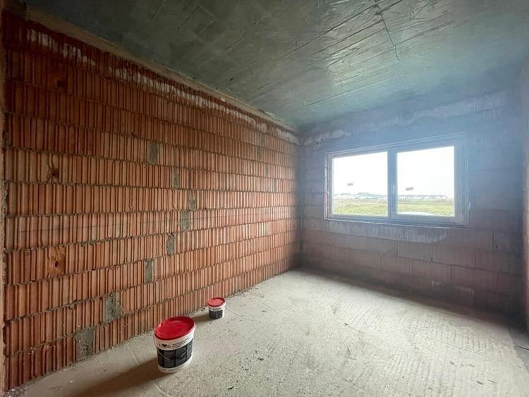 Duplex cu 3 camere cu Teren 284 Mp în Urseni
