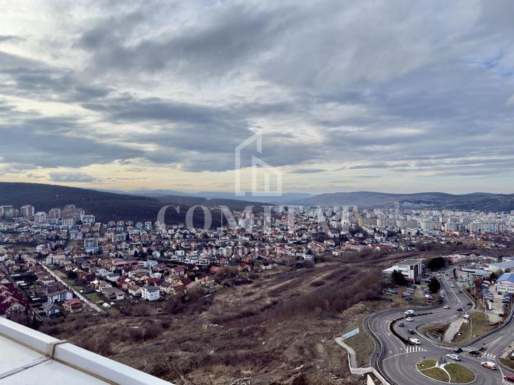 Apartament cu 4 camere semidecomandat în Zorilor