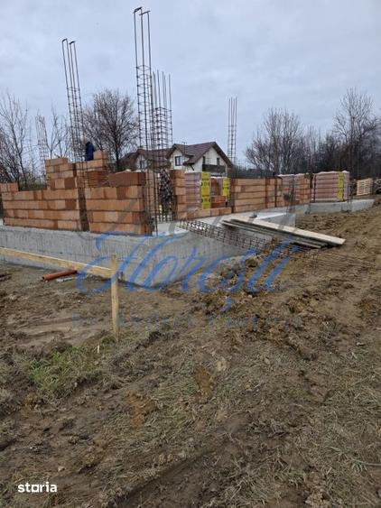 Casă cu 5 camere cu Teren 1200 Mp în Ciurila