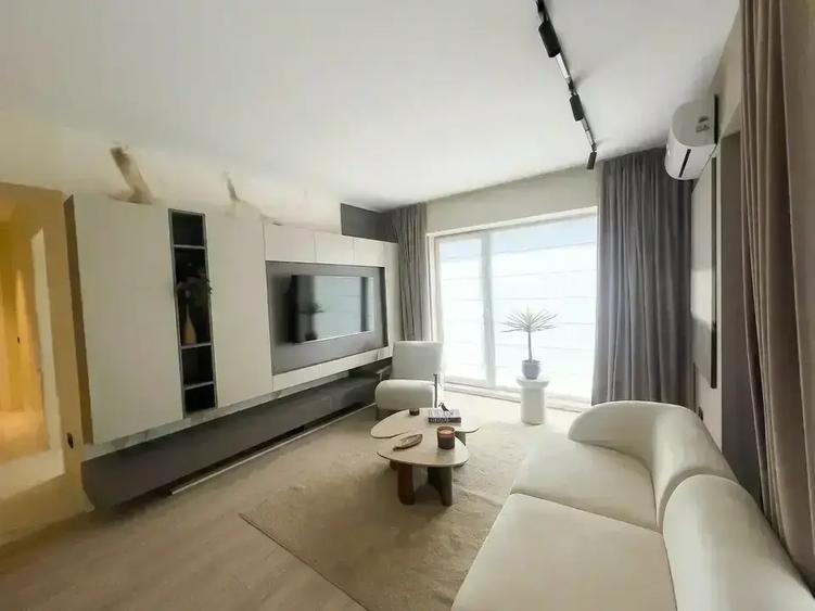 Apartament cu 3 camere decomandat în Theodor Pallady