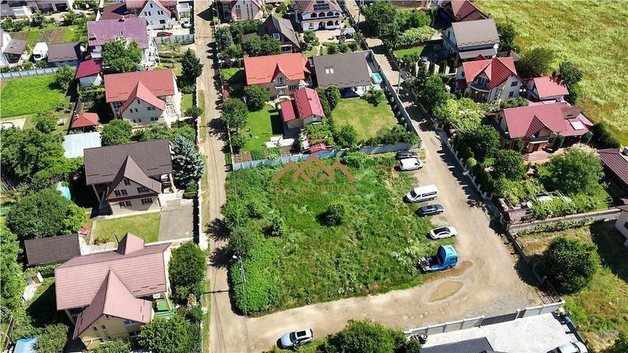 Teren de 1422 mp, în Central