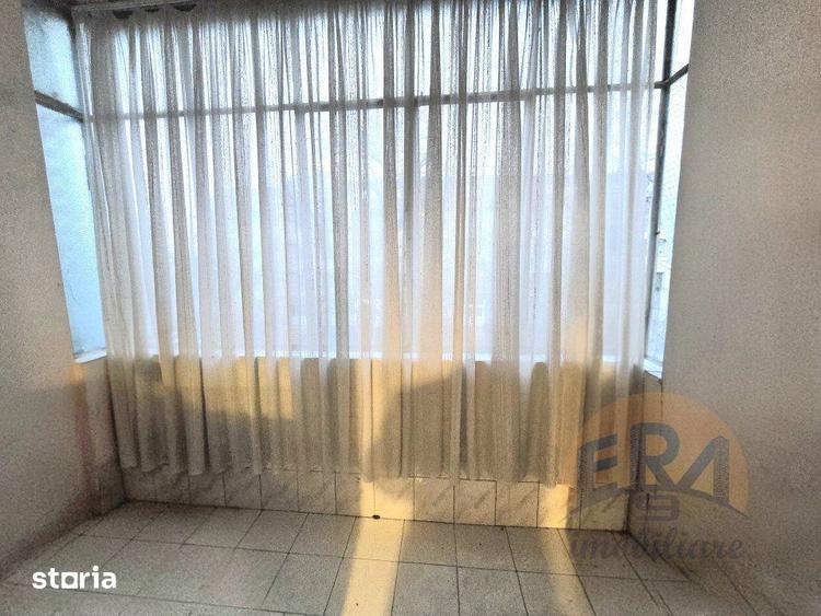 Apartament cu 3 camere semidecomandat în Cantemir
