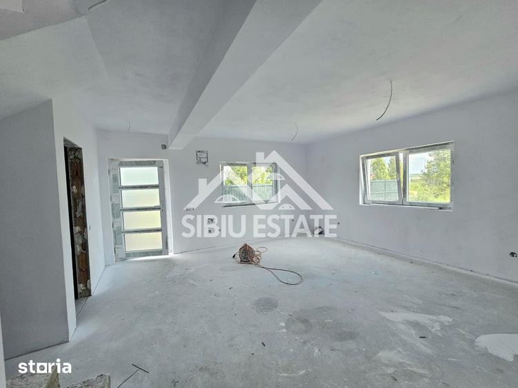 Casă cu 5 camere cu Teren 290 Mp în Șura Mică