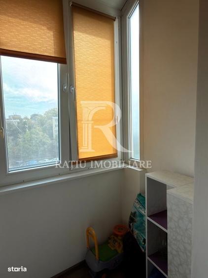 Apartament cu 3 camere decomandat în Dacia
