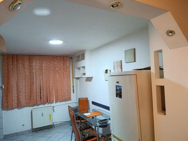 Inchiriez apartament 2 camere - 1