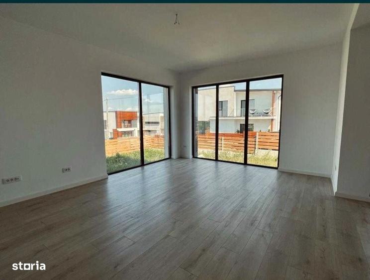 Casă cu 4 camere în Miroslava