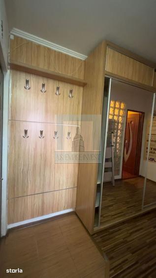 Apartament cu 3 camere decomandat în Valea Cetății
