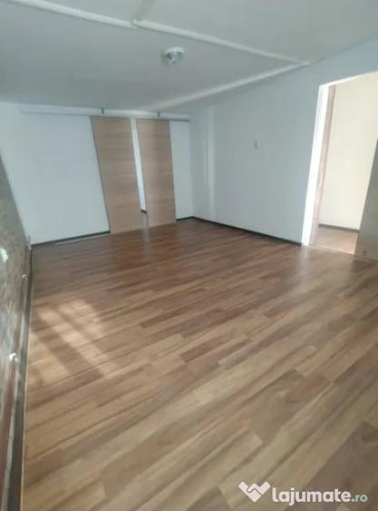 Casă cu 3 camere cu Teren 500 Mp în Predeal