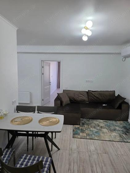 Apartament cu 2 camere decomandat în Tei