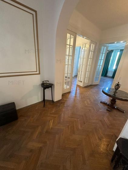 Apartament cu 6 camere decomandat în Tineretului