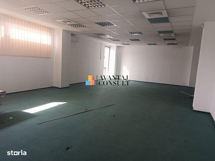 Spațiu comercial, de 2,500 mp, în Militari