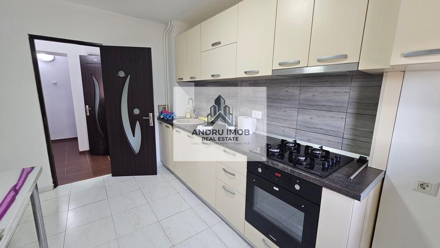 Apartament cu 2 camere decomandat, mobilat în Apărătorii Patriei