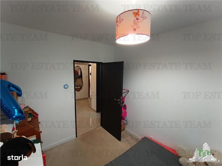 Apartament cu 4 camere decomandat în Ozana