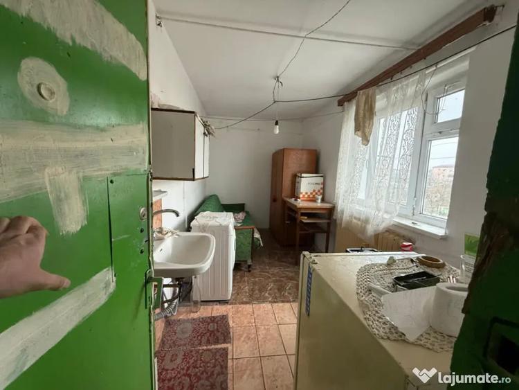 Garsonieră, mobilată în Valea Rosie