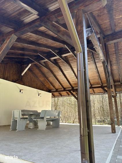 Casă cu 7 camere cu Teren 1000 Mp în Porumbacu de Jos
