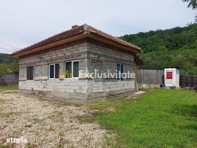 Casă cu 4 camere cu Teren 405 Mp în Pietroșani