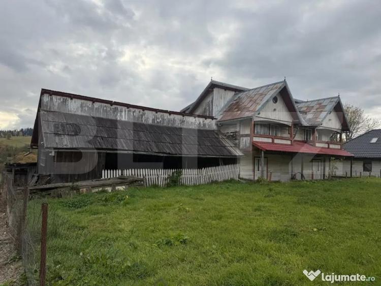 Casă cu 4 camere cu Teren 1300 Mp în Dealu