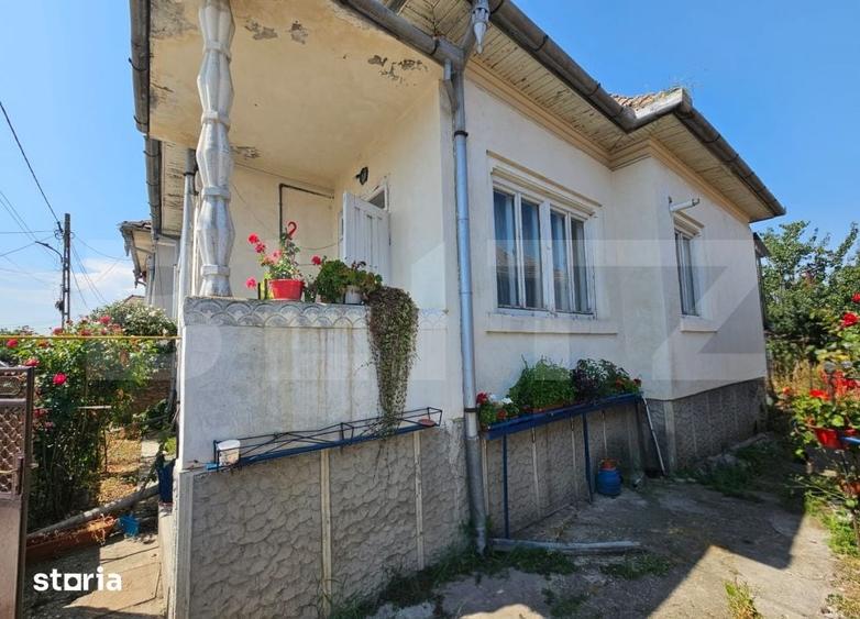 Casă cu 2 camere cu Teren 847 Mp în Unirea