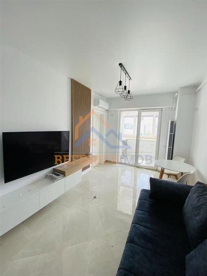 Apartament cu 2 camere decomandat, mobilat în Parcul Carol