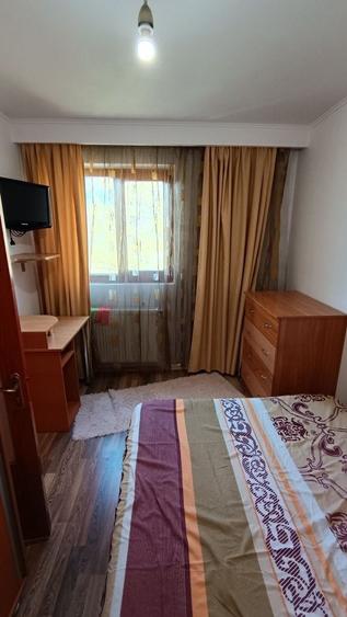 Apartament cu 2 camere semidecomandat în Hipodrom