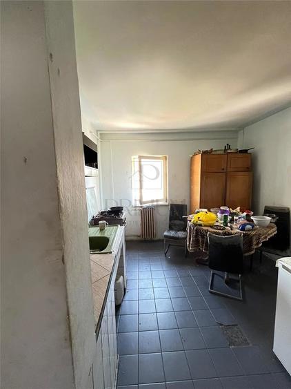 Apartament cu 2 camere semidecomandat în Dâmbovița