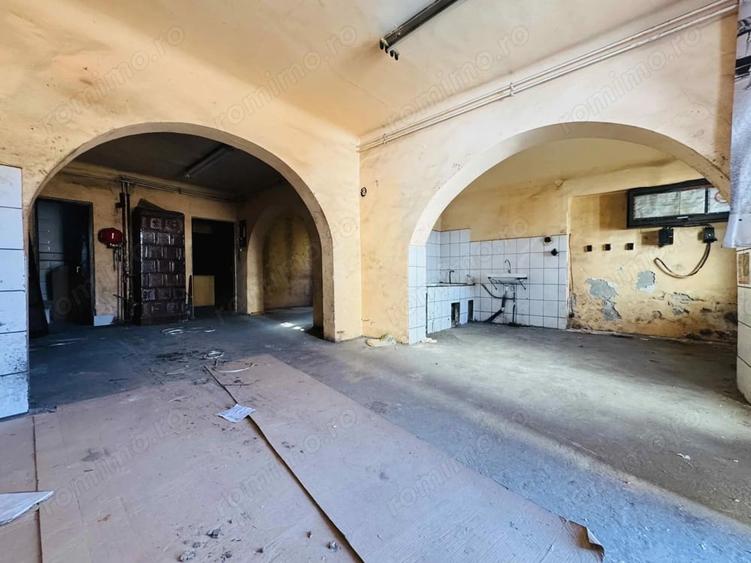 Casă cu Teren 420 Mp în Central