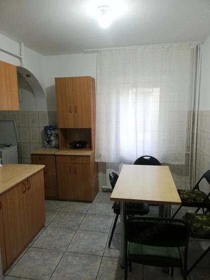 Apartament cu 2 camere semidecomandat în Democrației