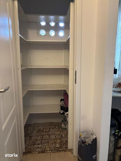 Apartament cu 2 camere semidecomandat, mobilat în 1 Mai