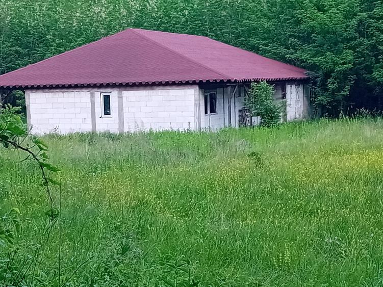 Casă cu 5 camere cu Teren 1200 Mp în Boz