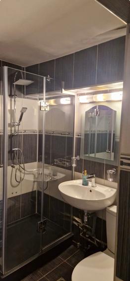 Apartament cu 2 camere decomandat în Hala Centrală