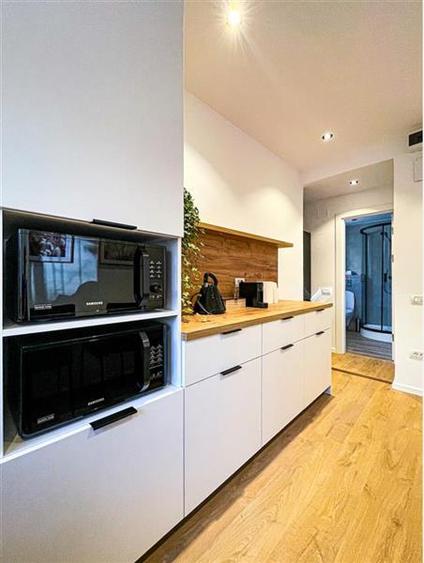 Apartament cu 4 camere decomandat în Central