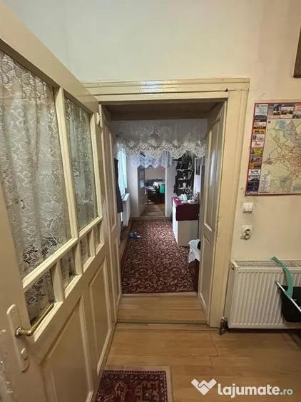 Casă cu 3 camere cu Teren 532 Mp în Central