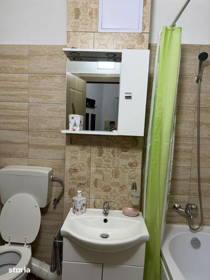 Garsoniera 28 mp - etaj 3- bloc de apartamente - 10