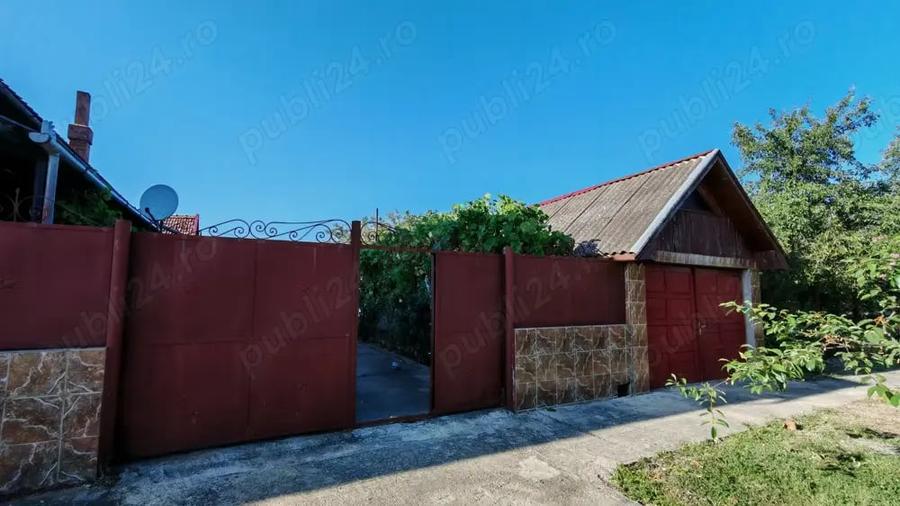 Casă cu 4 camere în Țipari