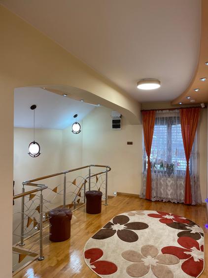 Casă individuală cu 3 camere cu Teren 300 Mp în Central