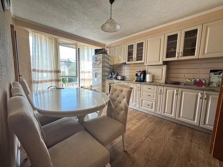 Apartament cu 3 camere decomandat, mobilat în Zorilor