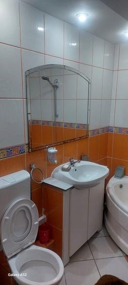 Apartament cu 3 camere decomandat în Lazaret — fotografia 1