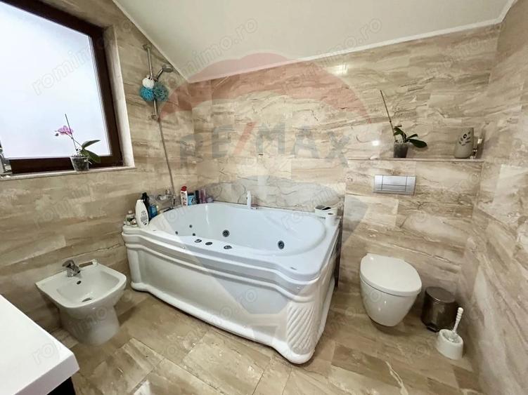 Casă cu 4 camere cu Teren 589 Mp în Sântandrei