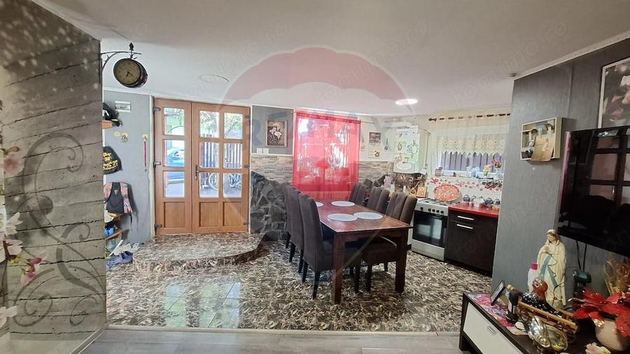 Casă cu 5 camere cu Teren 20 Mp în Central